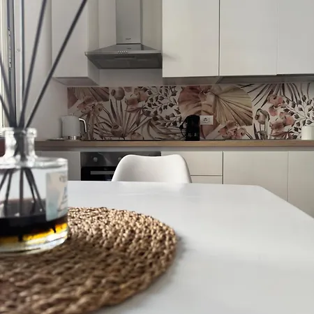 Cosmo 38 Luxury Apartment *